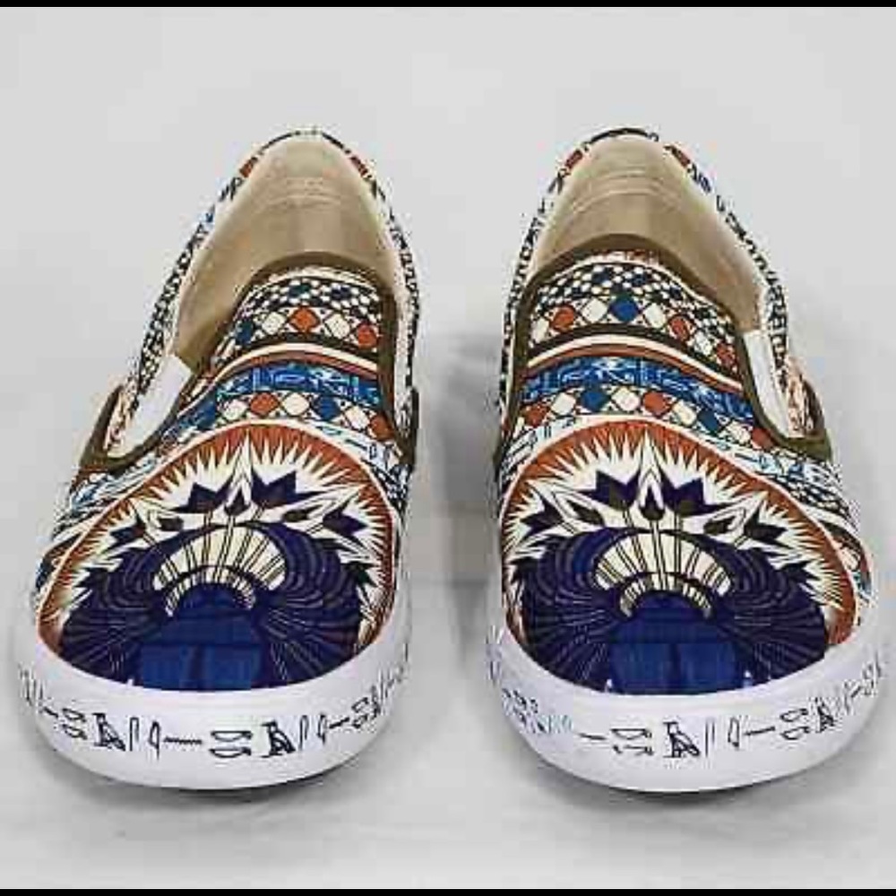 Inkkas Nile Slip On sz 6